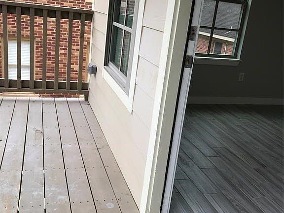 4th image of 4314 1/2 Pease St