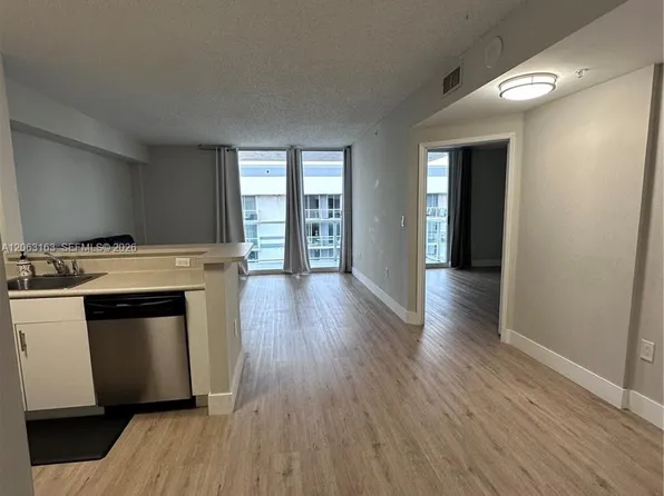 5077 NW 7th St, Miami, FL