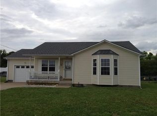 606 Avondale Rd, Oak Grove, KY 42262