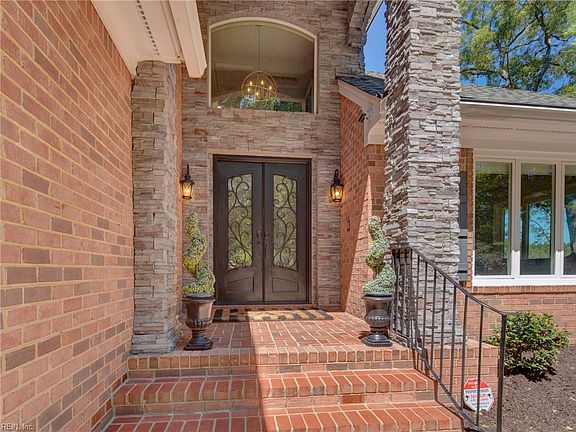 4th image of 208 Mariners Cir