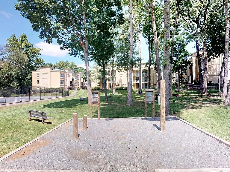 Stuart Woods Apartments — Photo 45