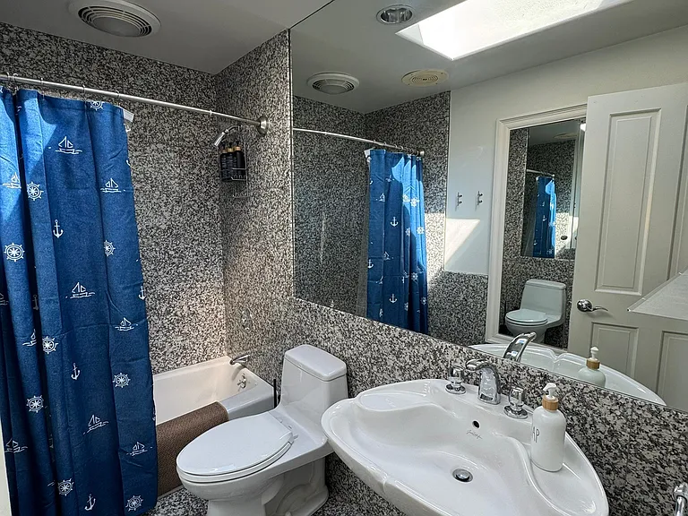 2714 Fairview Ave E #501 — Photo 36