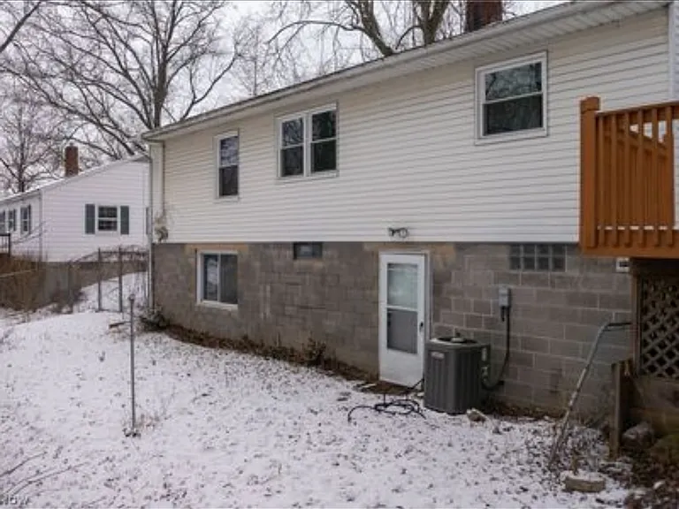 2244 Windemere Ave — Photo 12