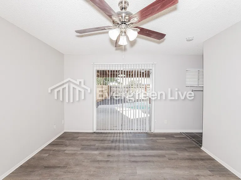 6604 W Christy Dr — Photo 13