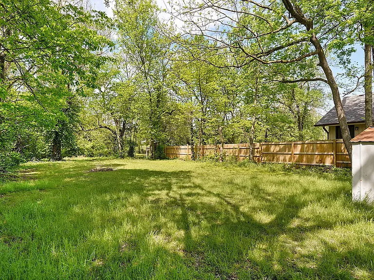 521 N Park Ave — Photo 14