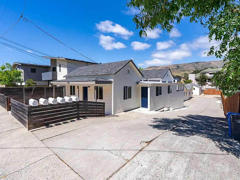 3122 Rockview Place — Photo 35