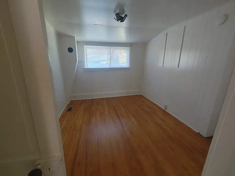 309 Jackson St — Photo 11
