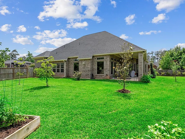 122 Coral Bells Ct — Photo 35