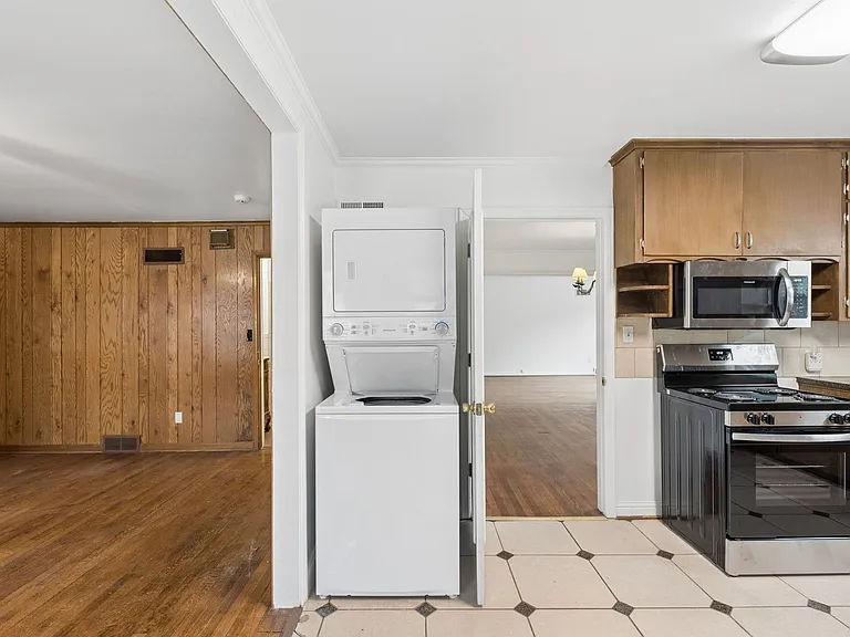 1108 Larchmont Ln — Photo 20