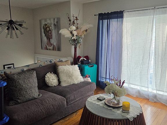 3rd image of 1344 Bay 25th Street