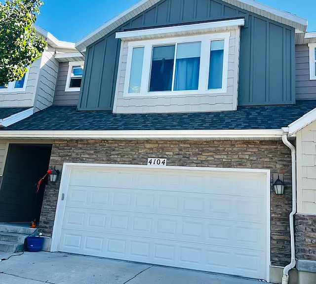 4104 N Fremont Dr — Photo 1