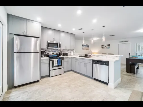 100 SE 4th Ter #2, Dania, FL 33004