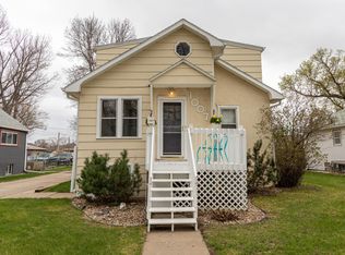 1007 4th St SW, Mandan, ND 58554