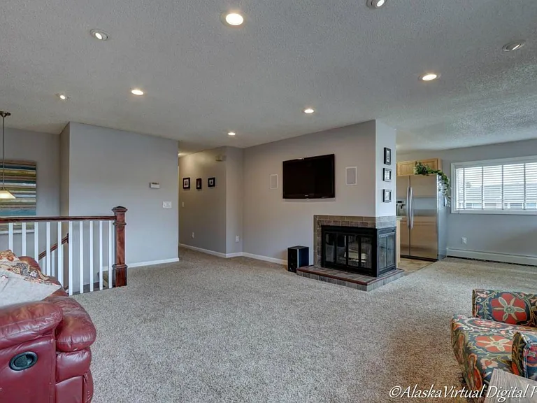 9451 Strathmore Dr — Photo 20