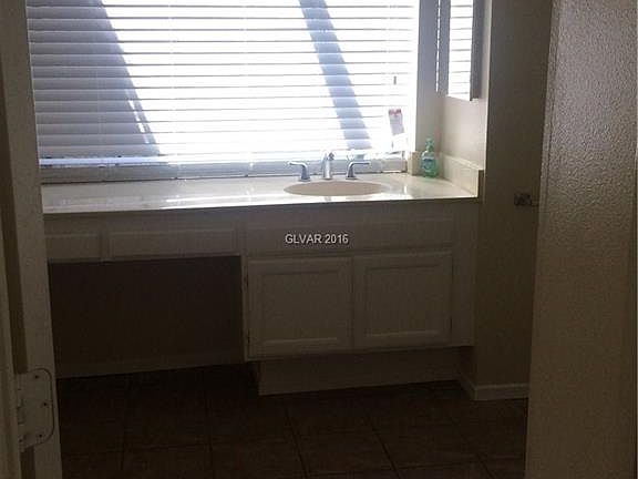 4th image of 2441 Domingo St #0