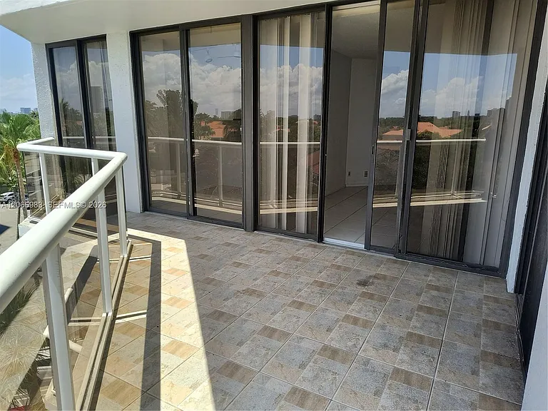 3610 Yacht Club Dr #514 — Photo 49