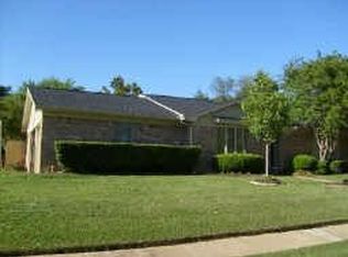 825 Ridge Dr, Bedford, TX 76021