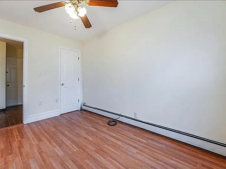 19 Hawthorne Ave #1 — Photo 13