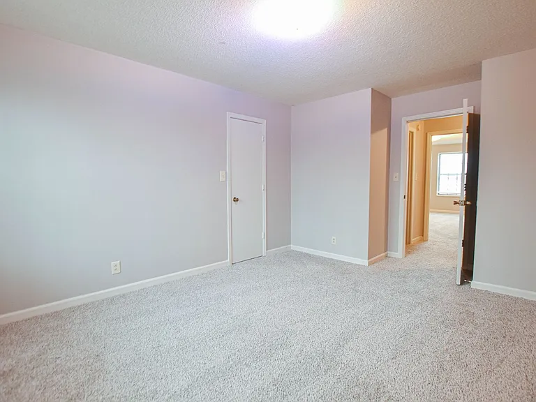1533 E Knollwood Cir — Photo 8