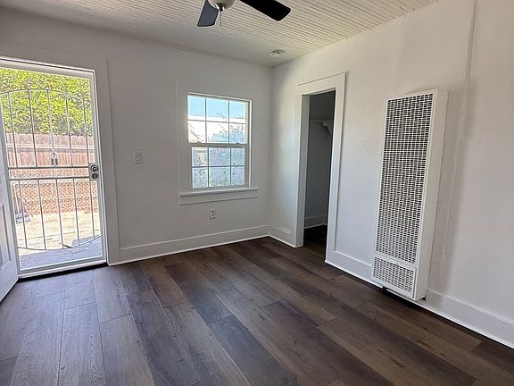 4th image of 7400 Roseberry Ave #7402-1/2