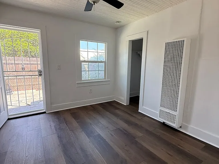 7400 Roseberry Ave — Photo 4