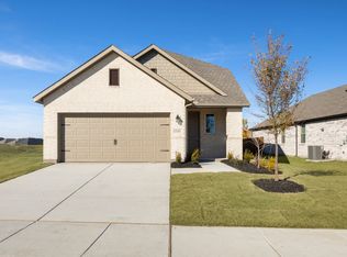 1111 Butterfly Dale Dr, Lavon, TX 75166