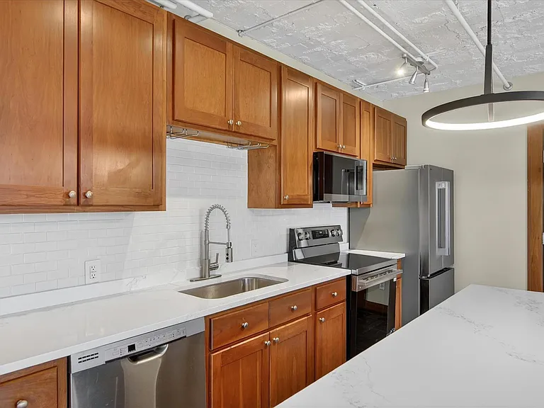 78 Watson St #8 — Photo 32