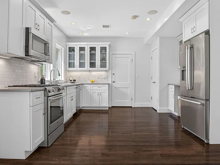 319 Forest Hills St #2 — Photo 11