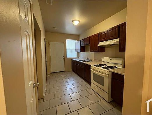 3rd image of 8131 S Maryland Ave #3
