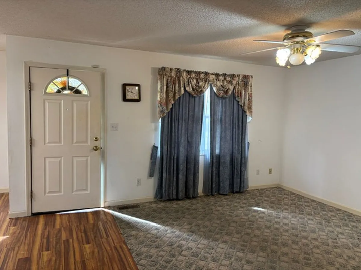 Building Photo - 2818 S Villa Dr