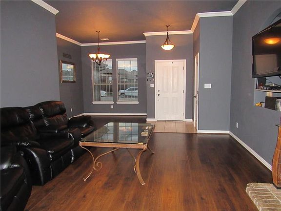 4th image of 504 Boulder Creek Dr