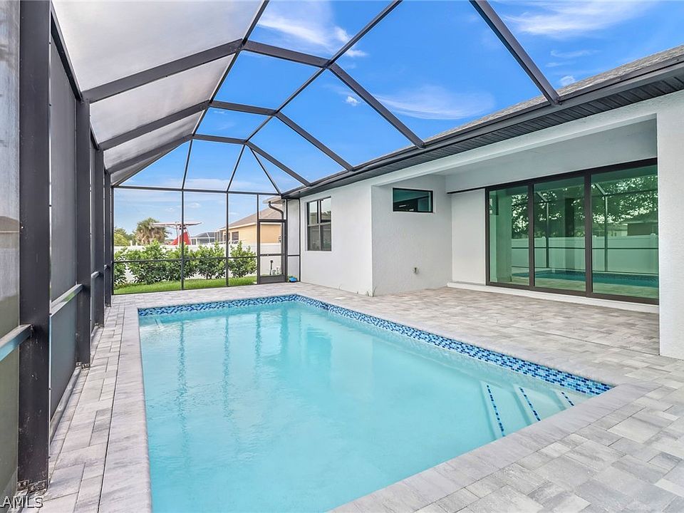 1st image of 1027 NW 15th Pl
