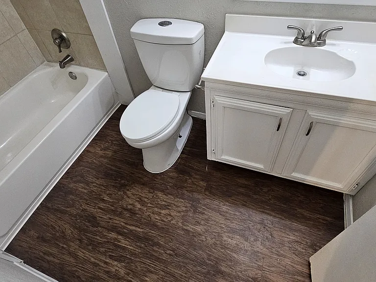 22903 Millgate Dr — Photo 18