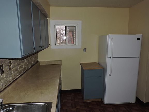 4th image of 957 E 14th Ave