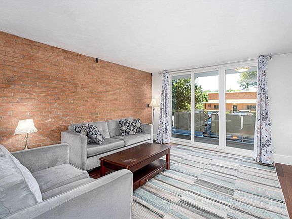 4th image of 1800 Jefferson Park Ave APT 206