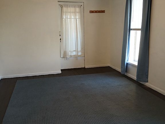 3rd image of 3825 Bristol Ave #2