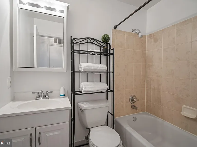 4793 S Park Ct — Photo 29