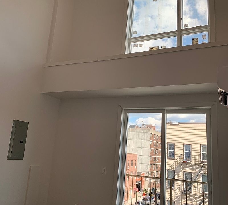1st image of 83 Graham Ave #313
