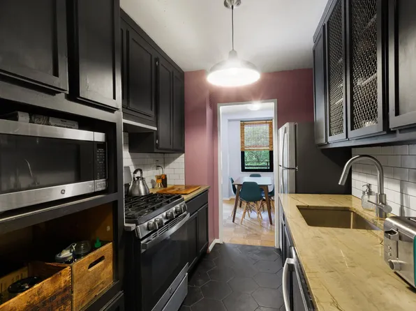 201 Saint Pauls Avenue image 7 of 29