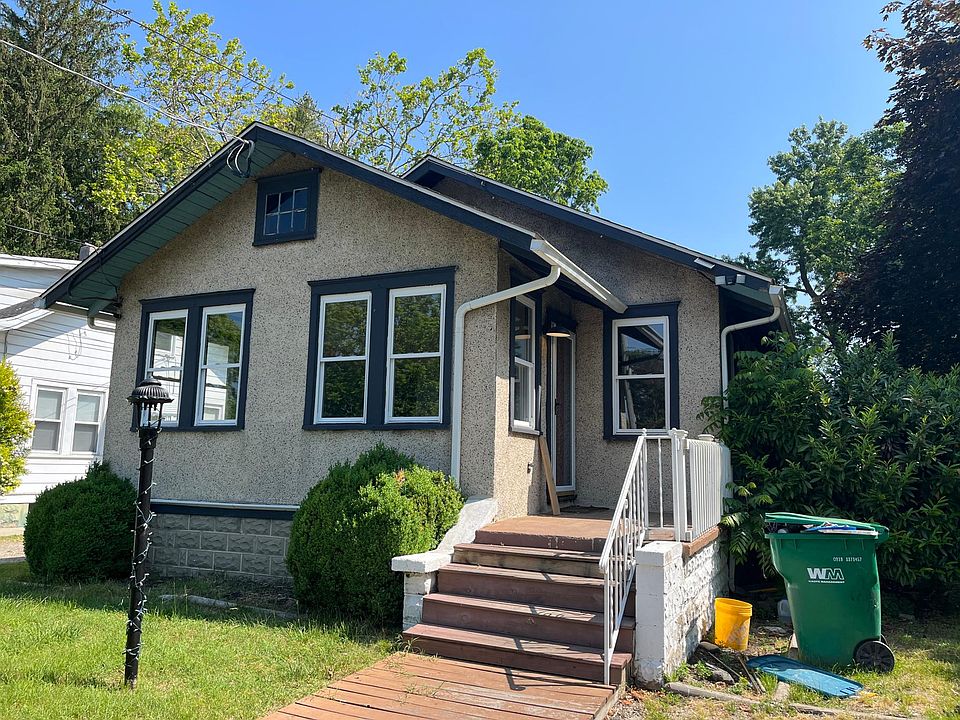 1st image of 727 W Oak St