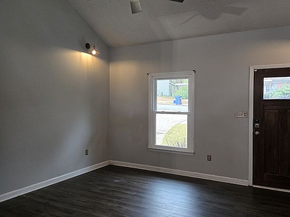 4th image of 1010 Deni Ct