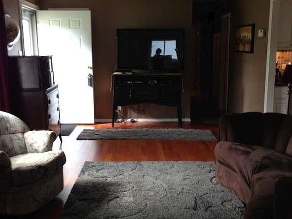 5th image of 5296 Hillview Dr
