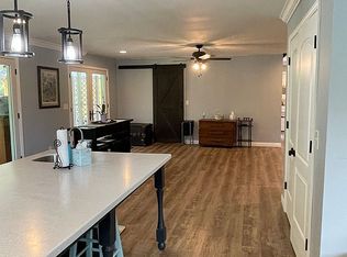 5555 Lakeside Dr, Newburgh, IN 47630