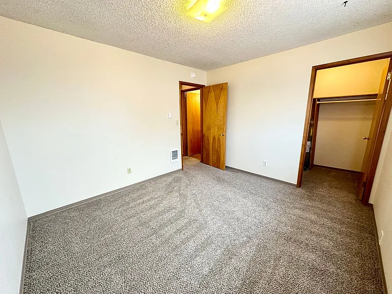 4507 Hillcrest Dr — Photo 21