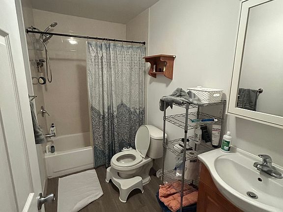 4th image of 1033 Chestnut St #4