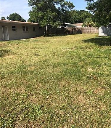 3rd image of 215 Tangerine Dr