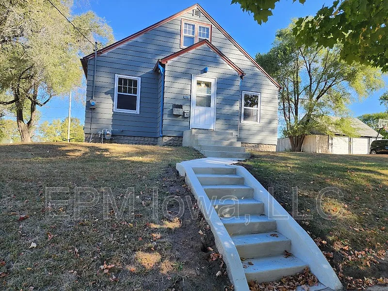401 Charles St