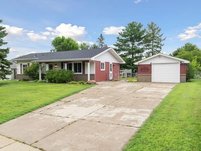 8557 Hinton Ave S, Cottage Grove, MN, 55016
