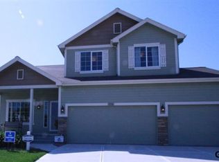 5114 N 161 Avenue Cir, Omaha, NE 68116