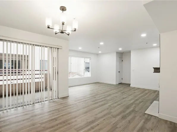 8744 Burnet Ave Unit 14, North Hills, CA 91343